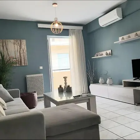 Διαμέρισμα 02 - Spacious At The Heart Of The City *