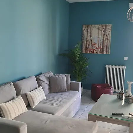 Διαμέρισμα 02 - Spacious At The Heart Of The City